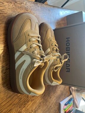 Hobibear Women's Tan Athletic Sneakers